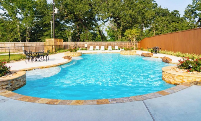 Magnolia Resort | MaRVelous Casita in Lovely RV Resort Pool Gym AC Fast WiFi,Great for long stay!