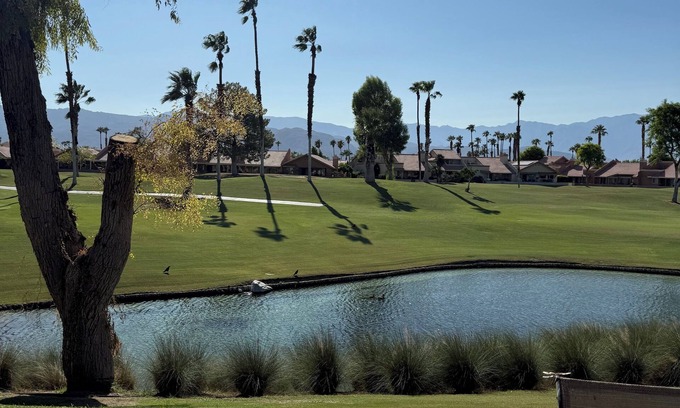 Palm Desert House | Marvelous Lake View 3-bedroom house in Palm Desert with AC