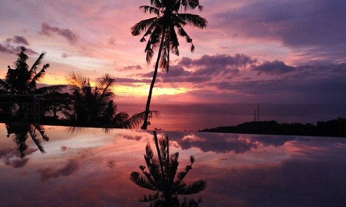 Senggigi Villa | Marvelous sunset views with infinity pool