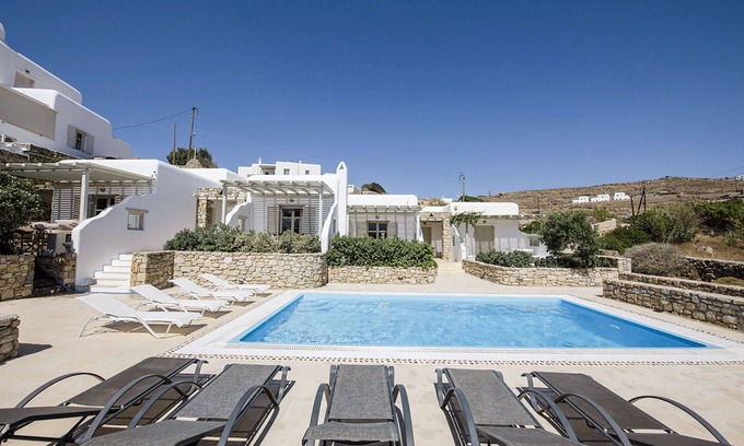 Ornos House | Marvi House with shared pool