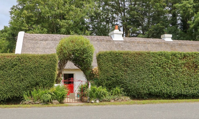 Cordal Cottage | MARY ROSE COTTAGE, pet friendly in Castleisland, County Kerry