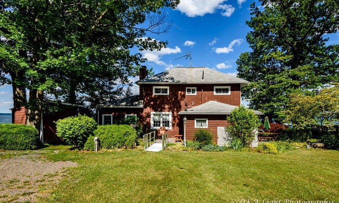 Town of Torrey Cottage | Mary's lake house, enjoy the magic of the Finger Lakes .