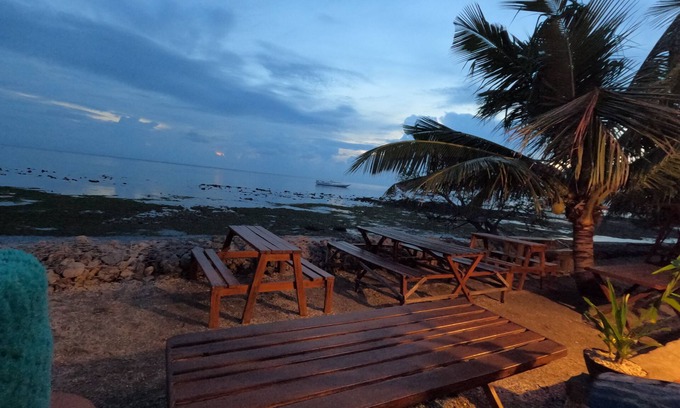 Moyo Hotel | Maryan Moyo Bungalows and resto