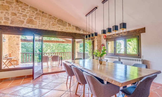 La Llacuna House | Masía Ventanell Casa Mirador