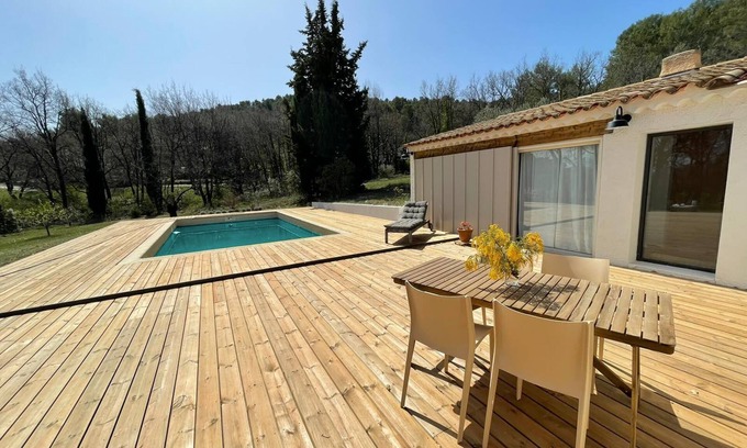 Le Puy-Sainte-Reparade House | mas de la Pivoine