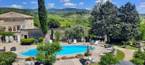 Saint-Andre-de-Cruzieres Bed & Breakfast | Mas de la berlusiere