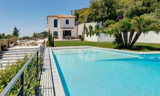 Grasse Villa | Mas Du Duc - Three Bedroom Villa, Sleeps 8
