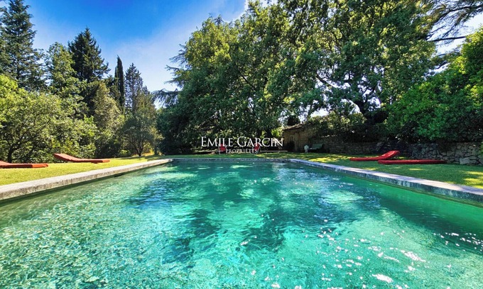 Puyvert Other | Mas for rent in the Luberon, surrounded by vineyards