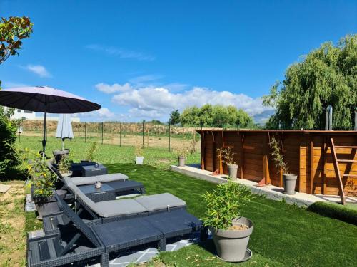 Trets Apartment | MAS GABELYS superbe vue SAINTE VICTOIRE jardin terrasse et piscine