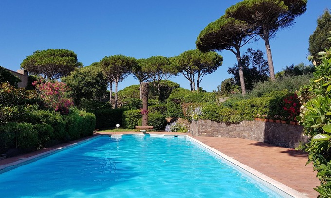 Guerrevieille Villa | MAS PROVENCAL SEA VIEW FACING SAINT TROPEZ FROM JULY 19 TO JULY 26, 2025