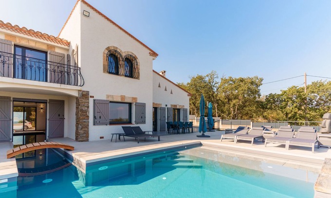 Argeles-sur-Mer Villa | Mas Sureda, Luxury escape with panoramic pool