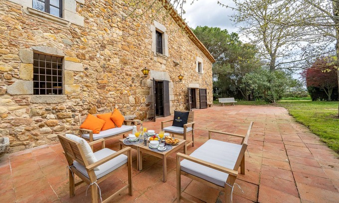 Llagostera Villa | Masia Marco Lux, ideal for families with large outdoor area and swimming pool.