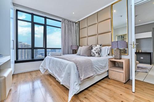 Greater Johannesburg Metropolitan Area Apartment | Masingita Towers Hotel, Elegant Sunset Condo