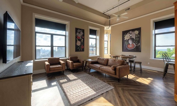 East Price Hill Apartment | Mason's View - Above Coffee Shop! Cincy Hilltop
