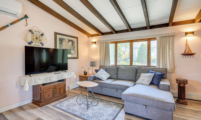 Gloucester House | Massachusetts Abode w/Deck & Grill: Near Beaches!