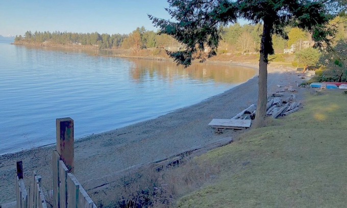 Beachcomber Bed & Breakfast | Massage studio & SPA services, private room retreat and rest