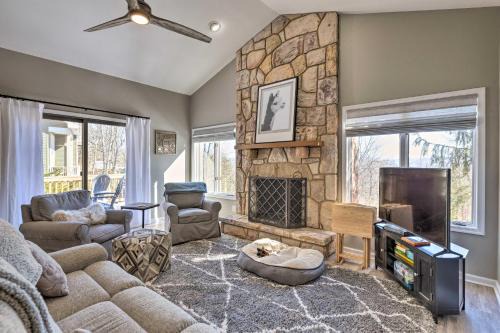 Massanutten House | Massanutten Resort Home with Deck and Mountain Views!