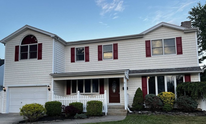 Massapequa Park House | Massapequa Park Meadow Paradise