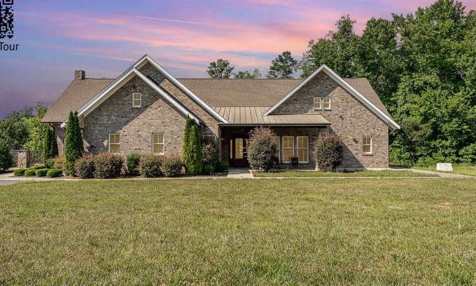 Matthews House | Massive 6 Bed-Perfect 4 Groups