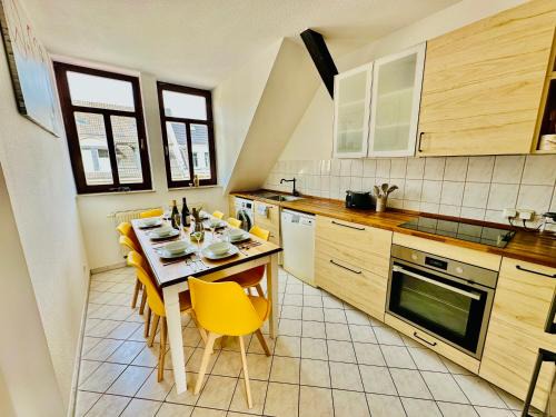 Suedvorstadt Apartment | Massive Karli Loft - over 130 meters floor space - home theater room - 4 private sleeping areas - best location in Leipzig