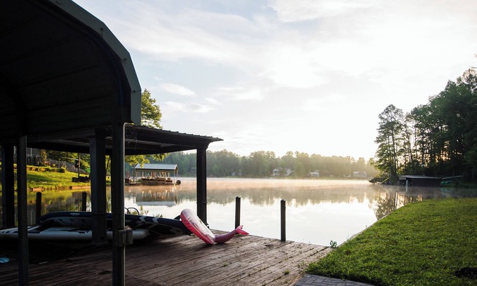 Oconee County House | Massive Lakeside Getaway for Large Groups with Private Dock and Pet Friendly!