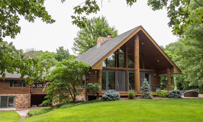 Fenton House | Massive Private Family Log Cabin Lodge: Pool, Pickleball-Fun for All! 100+ acres