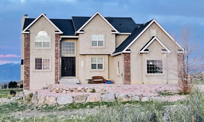 Colorado Springs House | Massive Spacious House with Views, Adventure and Location