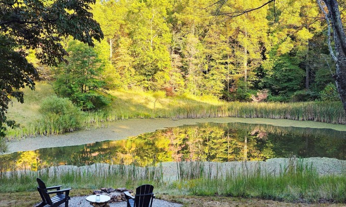 Laurelville House | Master Sculptor's Art Bungalow Hocking Hills