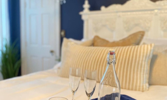 Mount Airy House | Master suite at The Vintage Oak Estate and venue