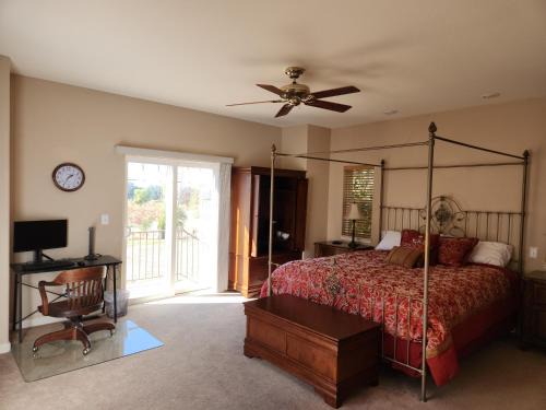 Shenandoah Valley House | Master Suite Fraser Family Vineyard Stay in Amador