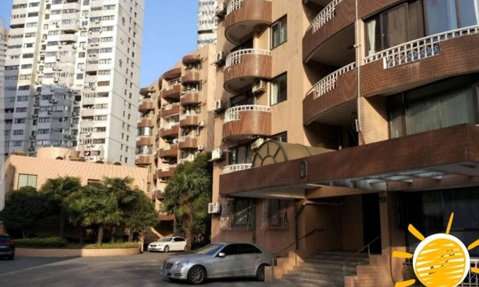 Xuhui Apartment | Master Suite in the Centre of Former French Concession in Shanghai