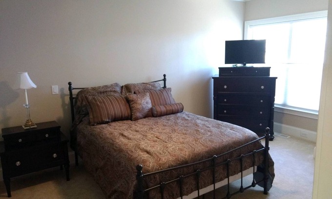 Langley House | Masters Golf Tournament week rental on Mt. Vintage Golf Course
