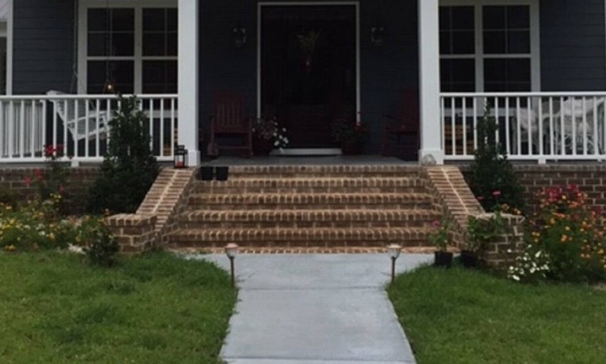 Bath House | Masters Golf Tournament Rental