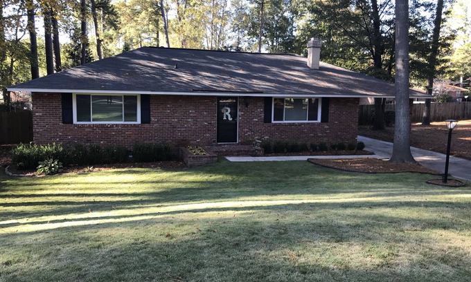 Montclair House | Masters Rental - 2.7 miles to Augusta National - 3 bed/2 bath