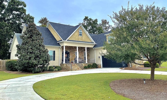 Evans House | Masters Week rental