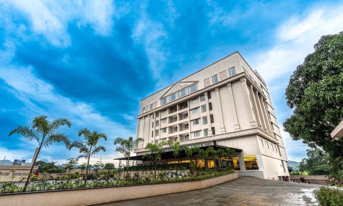 Khalapur Hotel | Mastiff Grand The Sia Palace Suites & Banquets, Khopoli, Near Imagica