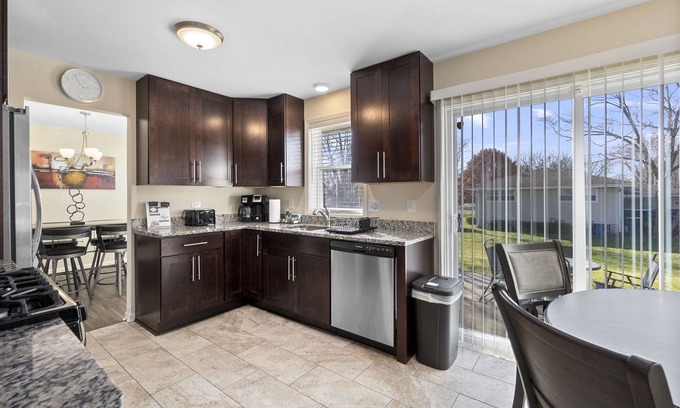Matteson House | Matteson Rental