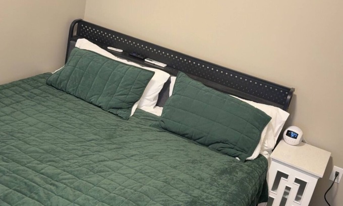 Mattoon House | Mattoon - A5 King & 2 Fulls Bunk Bed - Two Room Suite