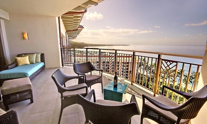 Kaanapali Villa | Maui Resort Rentals: Hyatt Residence Club – 2BR Oceanfront Upper Floor VIlla