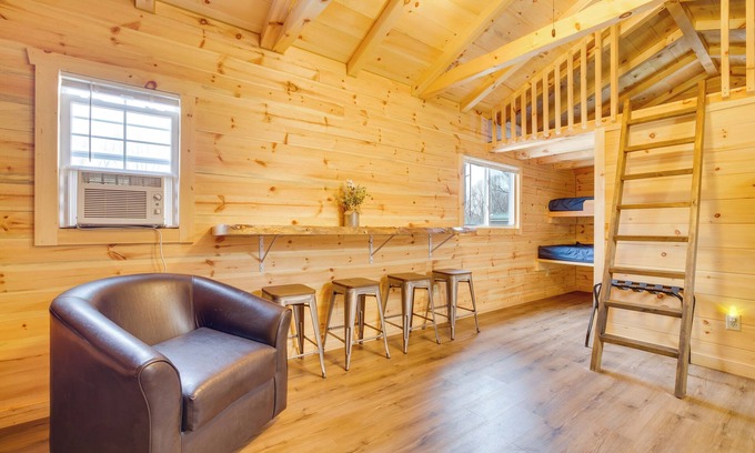 Mauston Apartment | Mauston Studio Cabin ~ 15 Mi to Wisconsin Dells!