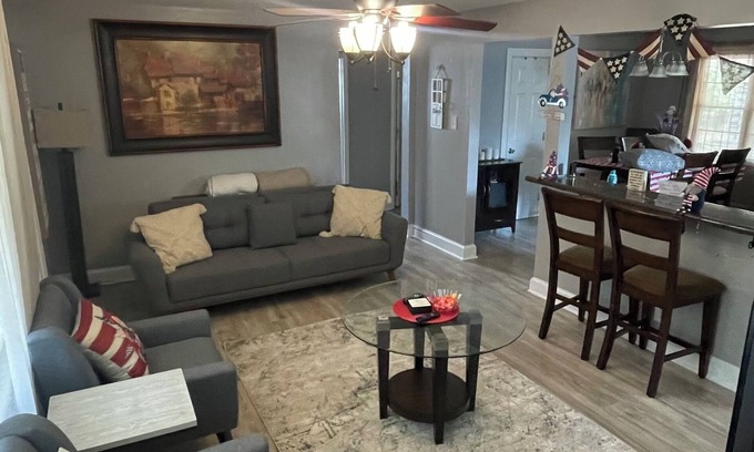 Martinsville House | MaVa House
