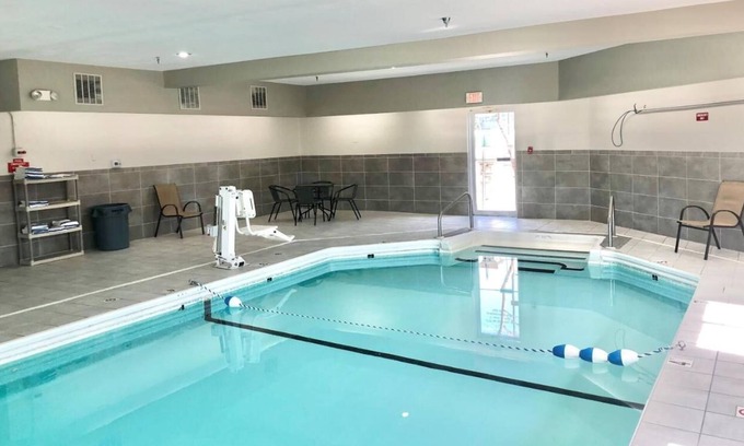 Council Bluffs Hotel | Maximum Comfort! 2 Units with Free Parking, Pet-friendly, Indoor Pool!