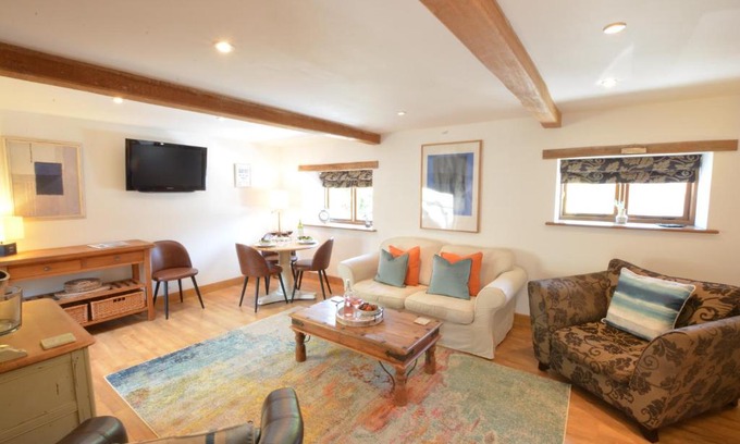 Ixworth House | May Barn, Ixworth