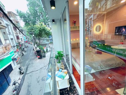 Hai Ba Trung House | May - NEW HORIZON BALCONY 01 sđt 09756-59323