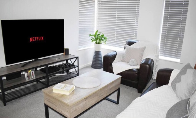 Broadheath Condo | Maya Boutique Inn - Garden - Sleeps 6