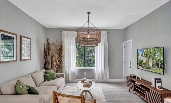 West Avenue Apartment | Mayan Suite 2 Bed/2 Bath Miami Beach Lincoln Rd