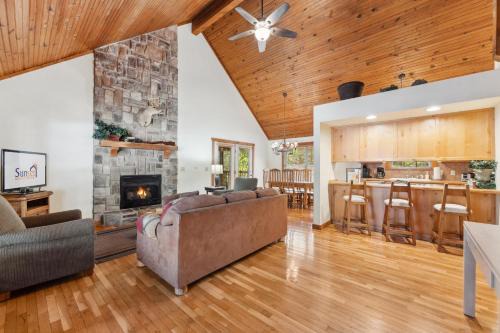 Branson West House | Mayberry Lodge Cabin