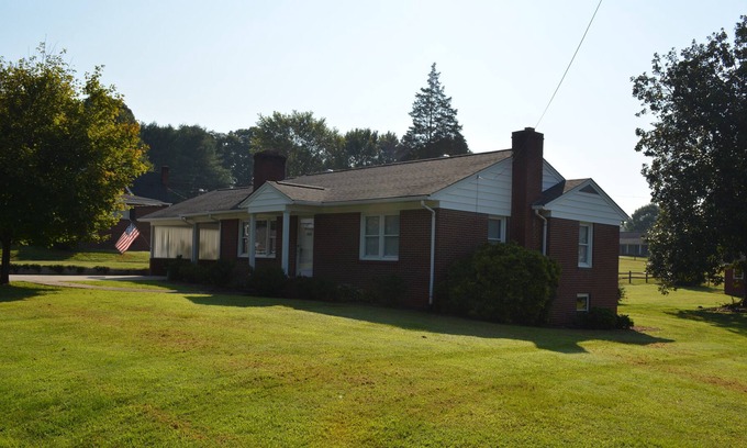 Mount Airy House | Mayberry "Sentimental Waltz"