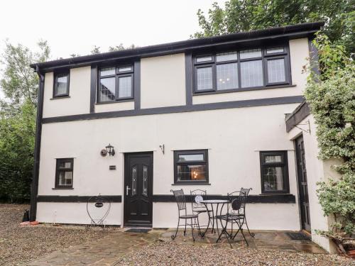 Blackpool House | Mayfield Cottage