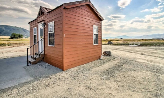 Livingston House | Mayfly 5 · Paradise Valley Tiny Home, Hunters Welcome